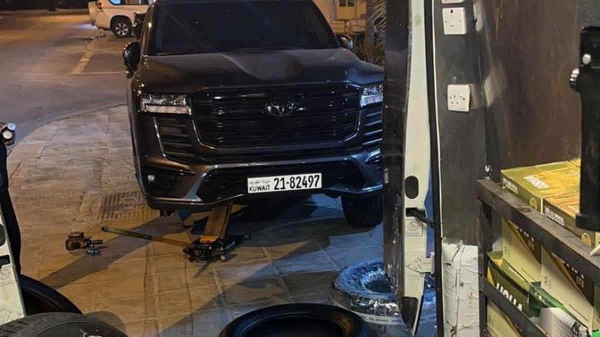 فحص كهرباء سيارة بجهاز التشخيص في الموقع بالكويت
